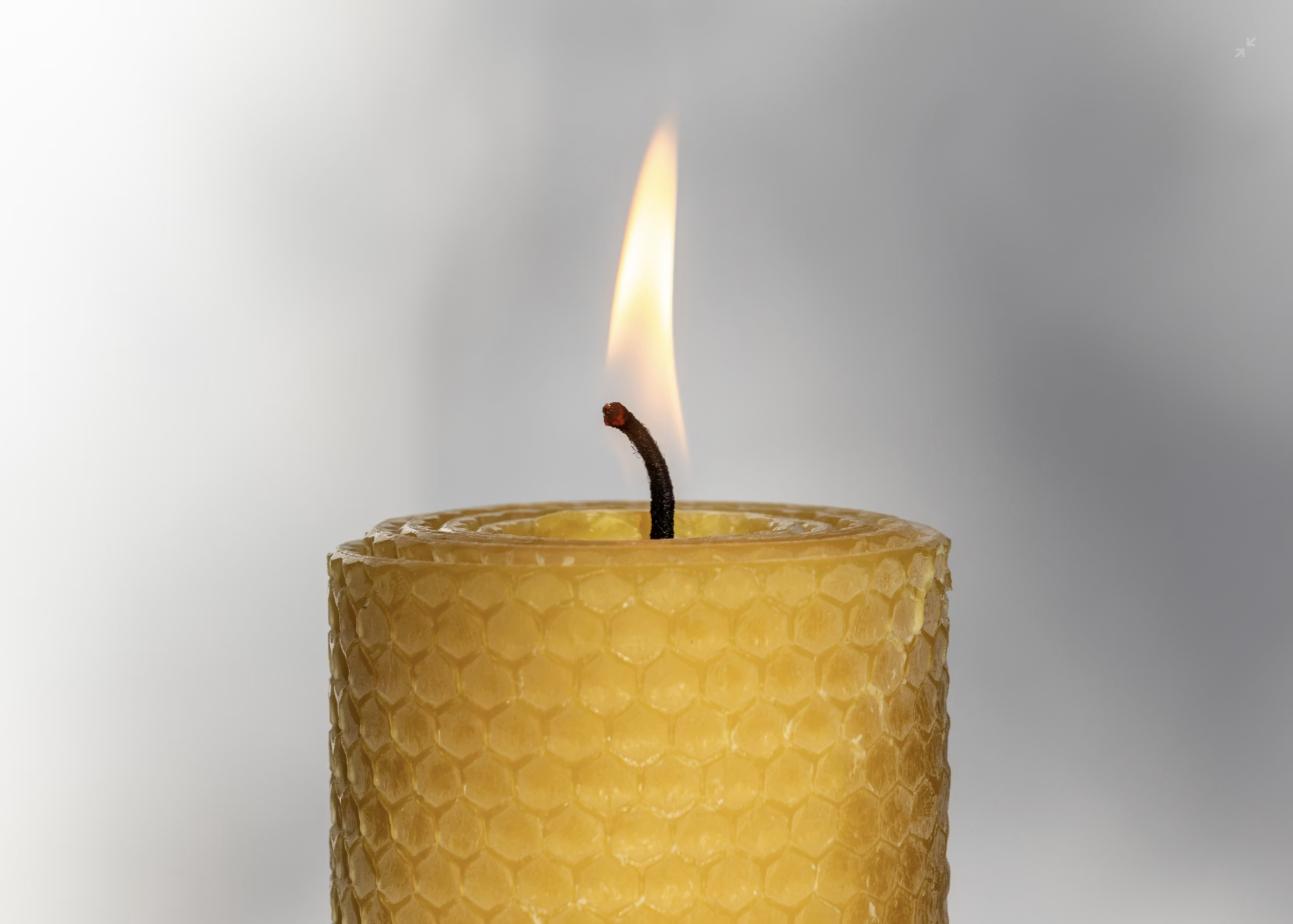 Organic Beeswax Candle – Natural Honey-Scented Healing Candle