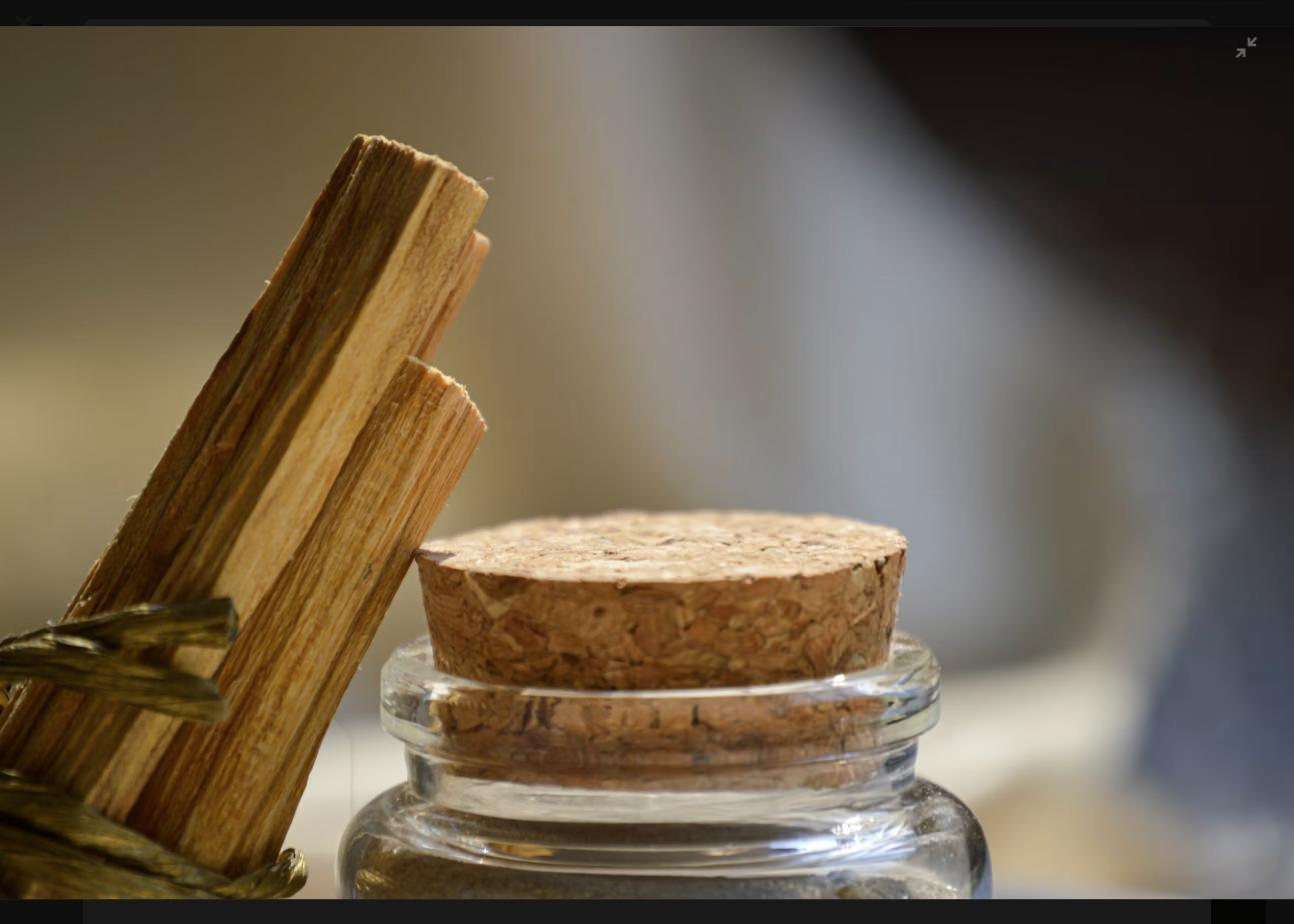 Palo Santo Wood Bundle – Sacred Smudging Sticks for Energy Clearing